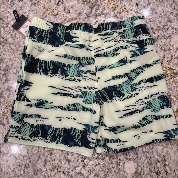 The North Face  Men’s Size Large Wander Shorts Lime Cream Ravine Print MSRP $50 - Picture 2 of 2
